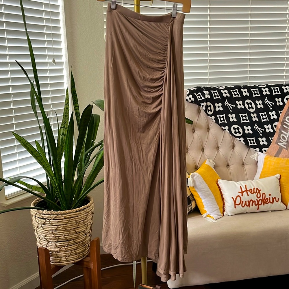 FREE PEOPLE BEACH Maxi Skirt Asymmetrical Size XS (can fit to a S) Taupe